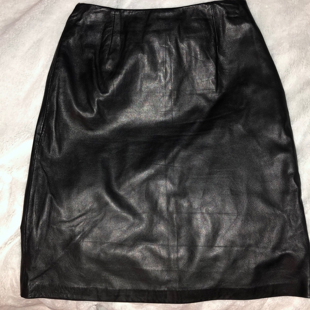 High waisted, Knee length faux leather skirt